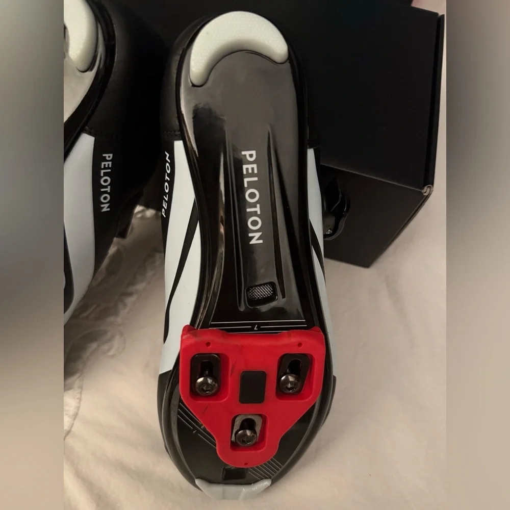 PELOTON CYCLING SHOES - Picture 4 of 14
